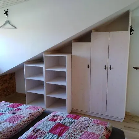 Komplette Dachwohnung Mit Balkon Und Bergblick ゾントホーフェン