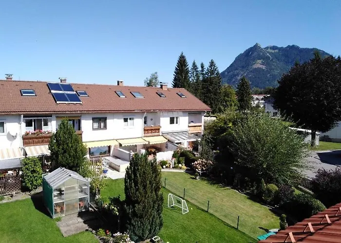 Komplette Dachwohnung Mit Balkon Und Bergblick *