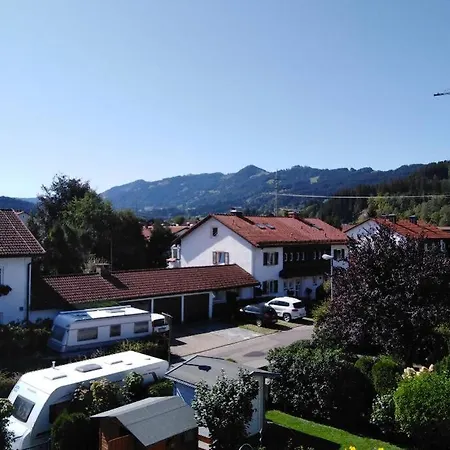 Komplette Dachwohnung Mit Balkon Und Bergblick Appartement *