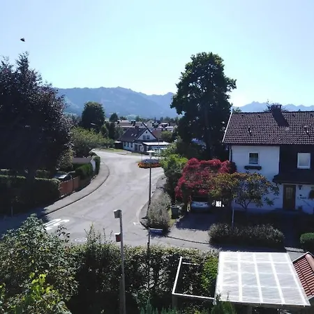 Komplette Dachwohnung Mit Balkon Und Bergblick * سونثوفن