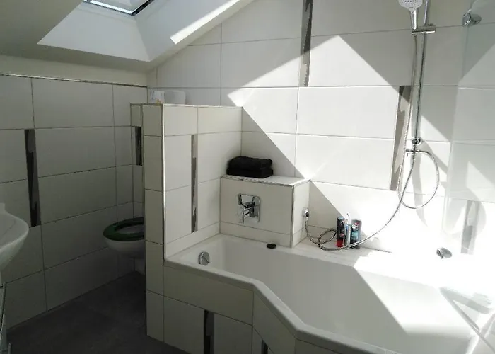 דירה Komplette Dachwohnung Mit Balkon Und Bergblick זונטהופן
