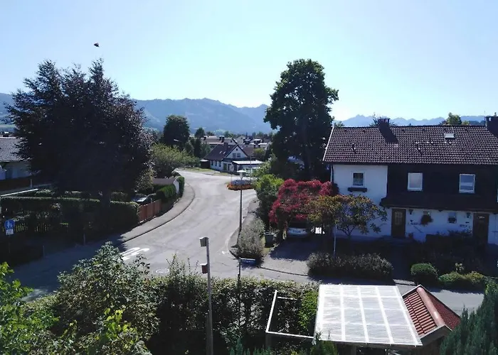 Komplette Dachwohnung Mit Balkon Und Bergblick * זונטהופן
